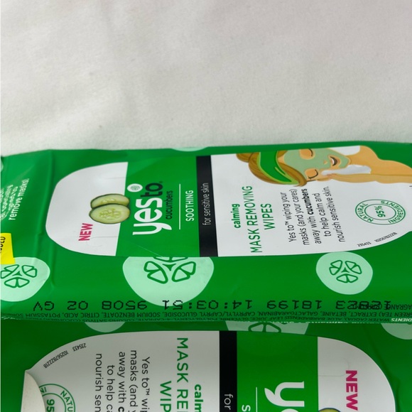 Yes To Cucumber Wipes Mask Removal Facial Calming Wipes Set of Four 5 Count Pack - Picture 9 of 9
